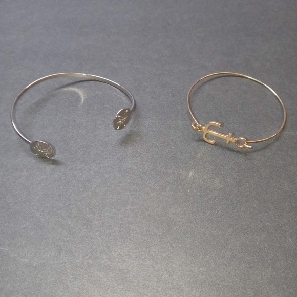 Sand dollar & Anchor bracelets - Picture 1 of 6
